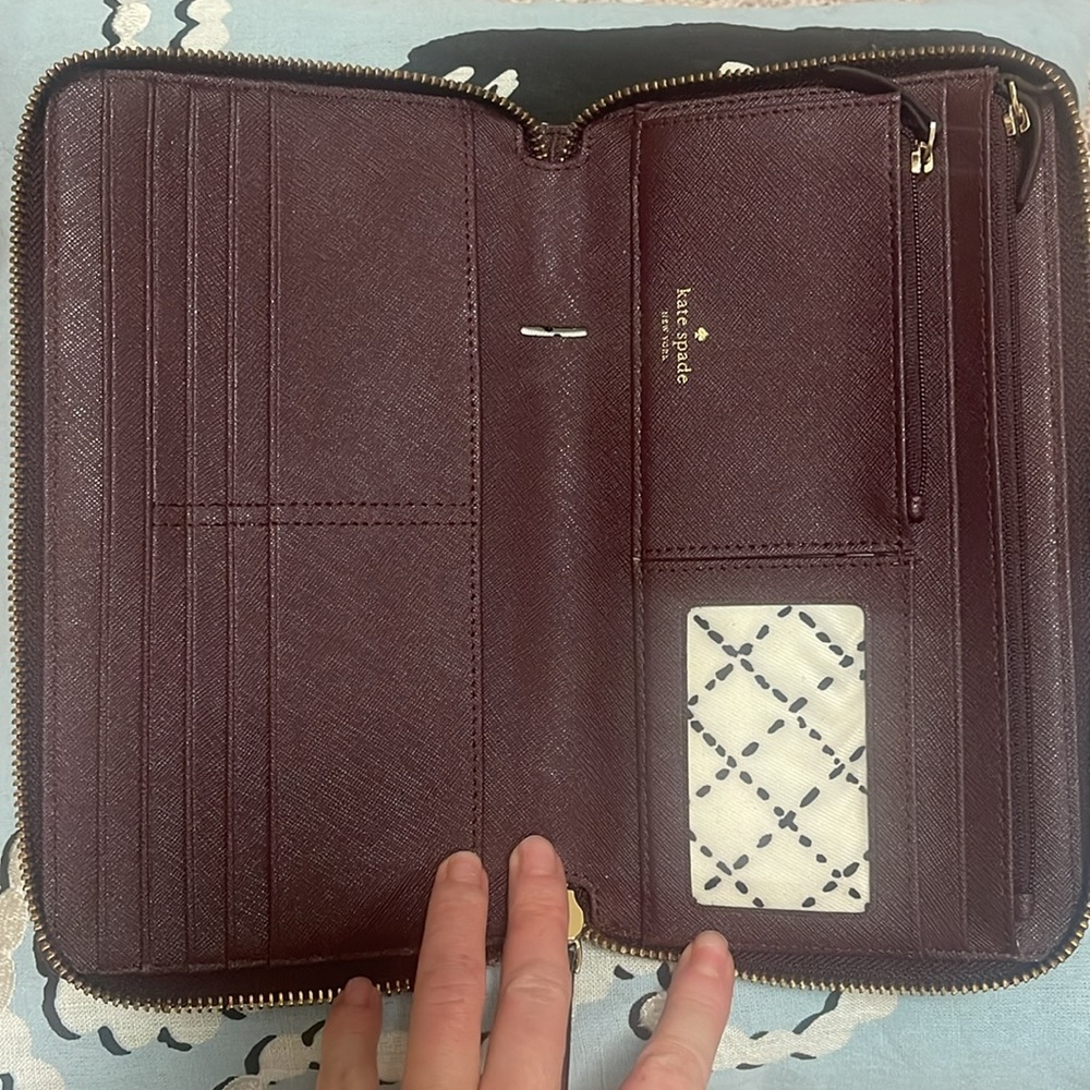 Travel Wallet - Picture 2 of 3
